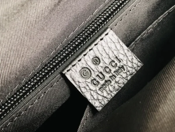 GUCCI MESSENGER BAG - Image 6