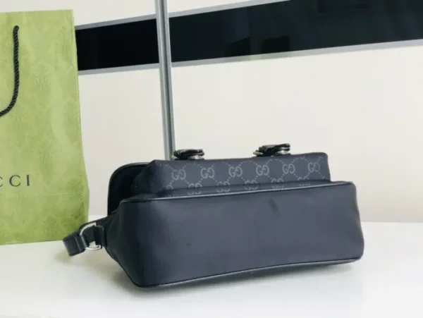 GUCCI MESSENGER BAG - Image 4
