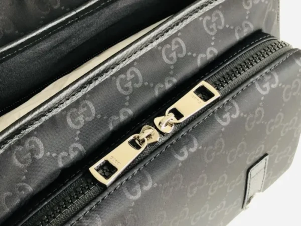 GUCCI MESSENGER BAG - Image 5