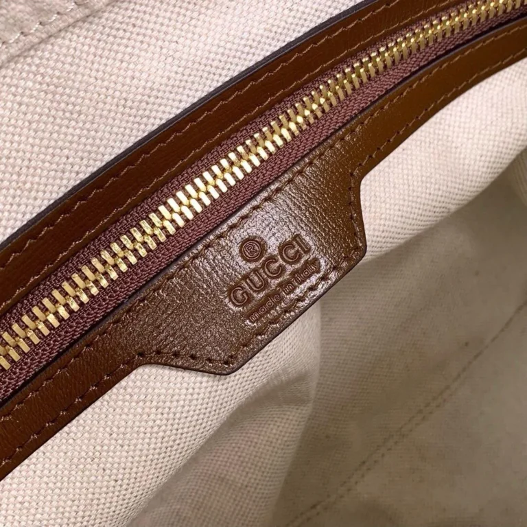 GUCCI MESSENGER BAG WITH INTERLOCKING G - Image 10