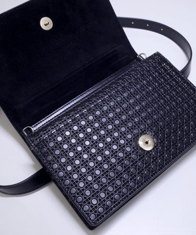 Replica Dior 30 Montaigne Pouch Black - top-grade luxury bag dupe
