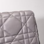 20211017_i1634451889_3330_4.jpg Replika torebki Dior Caro w kolorze Diamond Grey - 1:1 replika torebki premium