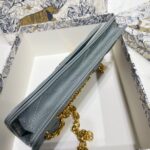 Replika kabelky Dior Miss Caro Pouch Sky Blue - cenově dostupná luxusní replika kabelky