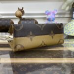 Replica LV Onthego PM Brown