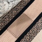 レプリカ レディディオール D – ライトフラワー - 1:1 プレミアムレプリカハンドバッグ