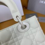 Replika Lady Dior Mat Beyaz Abc