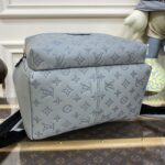Replica Louis Vuitton Discovery Backpack White