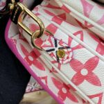 Replica Louis Vuitton Pochette Metis Pink