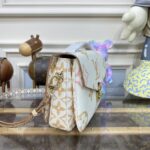 Replica Louis Vuitton Pochette Metis Apricot - high-end replica designer purse