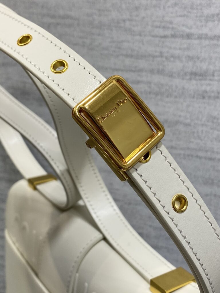 Dior 30 Montaigne  White - Image 9