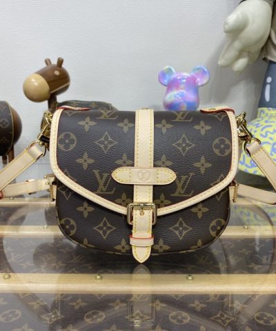 Fake Louis Vuitton Saumur - ultra-realistic fake purse
