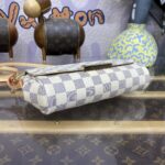 Replica Louis Vuitton Favorite White Grid