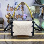 Réplique de malle latérale Louis Vuitton blanche