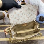 Replica Louis Vuitton Pochette Metis East West Pink - premium superclone handbag