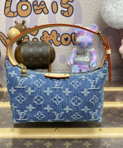 Fake Louis Vuitton Hills Pochette - high-end replica designer purse