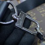 Replica Louis Vuitton Avenue Slingbag Brown