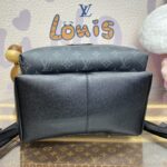 Replica Louis Vuitton Discovery Backpack Black