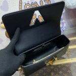 Replica Louis Vuitton Twist West Pochette nera - borsa replica di lusso a prezzi accessibili