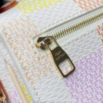 Replica Louis Vuitton Pochette Metis East West Pink Grid - premium superclone handbag