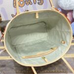 Replica Louis Vuitton Neverfull MM White