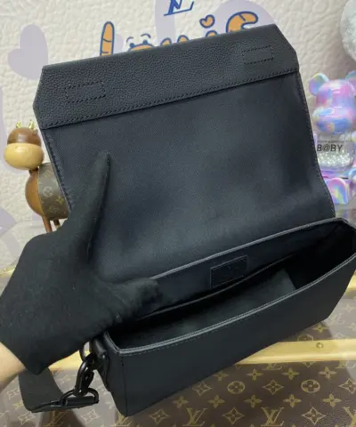Fake Louis Vuitton Takeoff Messenger Black - designer handbag clone
