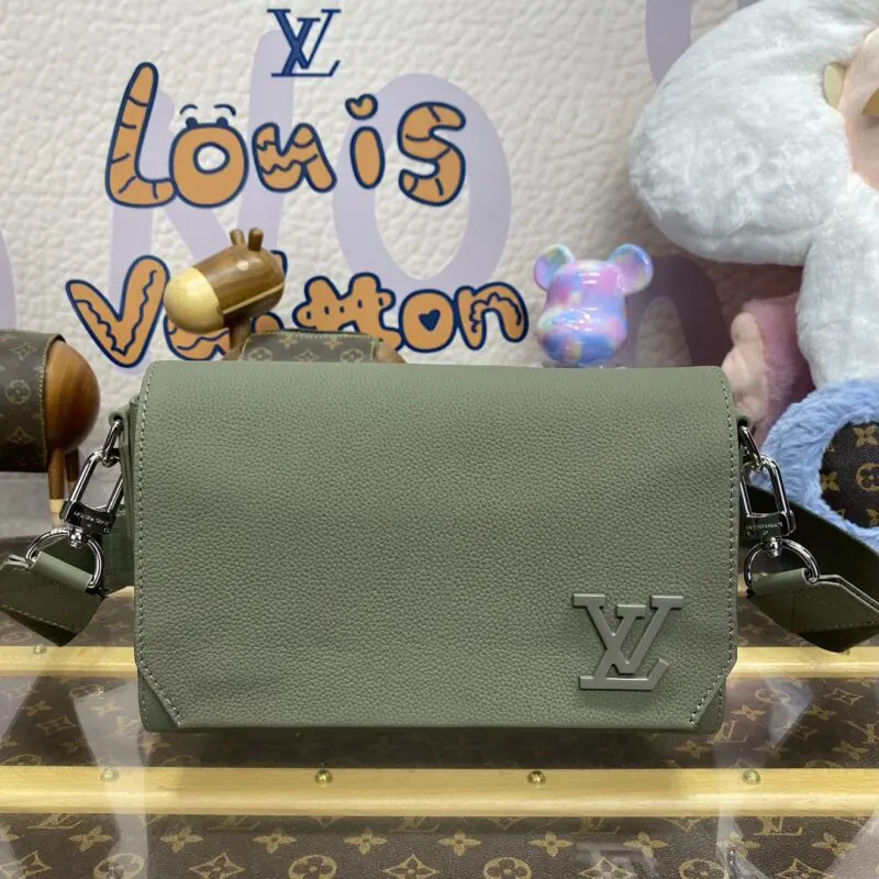 Replica Louis Vuitton Takeoff Messenger - high-end replica designer purse