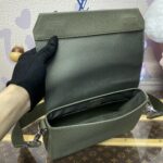 Replica Louis Vuitton Takeoff Messenger - top-grade luxury bag dupe