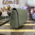 Replica Louis Vuitton Takeoff Messenger