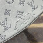 Replica Louis Vuitton Bumbag Discovery Grey