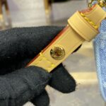 Replica Louis Vuitton Liv Pochette