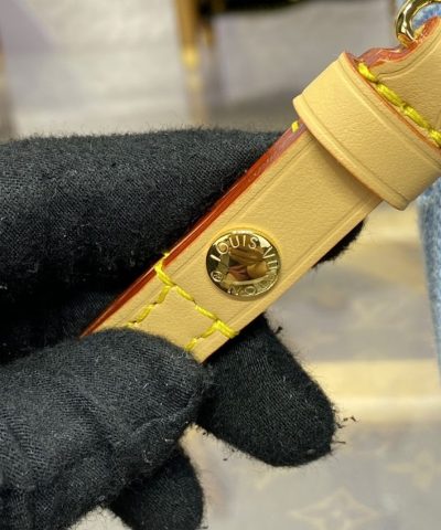 Replica Louis Vuitton Liv Pochette - best quality fake designer bag