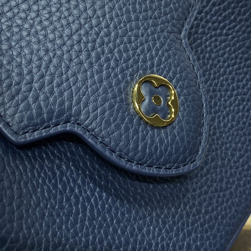 img_1698de7a_20240701_i1719831247_8998_0.jpg Loius Vuitton Capucines Dark Blue