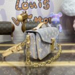 Ρεπλίκα Louis Vuitton Pochette Metis East West Grey