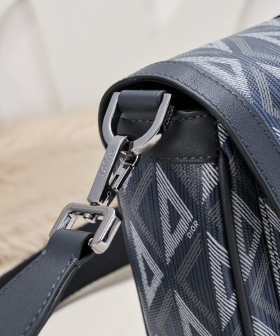 Fake Dior Hit The Road Messenger Bag Black - top-grade luxury bag dupe