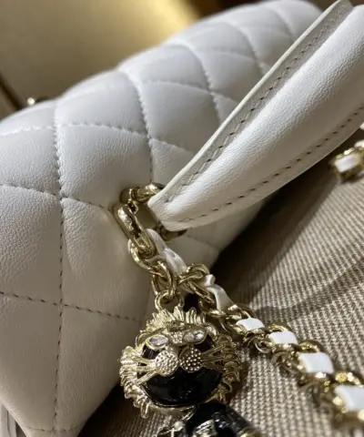 CHANEL CF 20 cm Lion White - 1:1 premium replica handbag