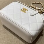 CHANEL 22S Handle Box Bag White - top-grade luxury bag dupe