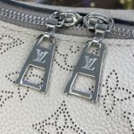 Replica Louis Vuitton Why Knot Beige
