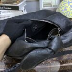 Replica Louis Vuitton Why Knot Black