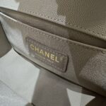 20220911_i1662872337_8874_8.jpg CHANEL Le Boy šedo-zlatá - klon designové kabelky