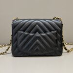CHANEL Flap V 17cm - high-end replica designer purse
