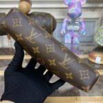 Replica della pochette Louis Vuitton Pallas rosa - Borsa replica di alta qualità 1:1