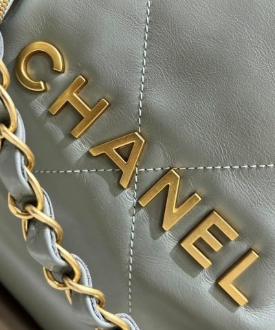 CHANEL 22 Medium Handbag Mint Green - ultra-realistic fake purse