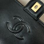 CHANEL 22K Postman Woolen Tofu Bag