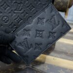 Replica Louis Vuitton Gaston Wearable Wallet Black - 1:1 premium replica handbag