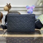 Replica Louis Vuitton Gaston Wearable Wallet Black