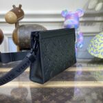 Replica Louis Vuitton Gaston Wearable Wallet Black