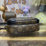20231001_i1696167420_8874_3.jpg Replika Louis Vuitton Alpha Messenger Brown Canvas