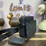 20231112_i1699789026_9480_2.jpg Replica Louis Vuitton Trio Messenger Full Black - hoogwaardige replica designertas