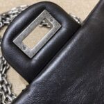 i1653407737_590_6 Sac CHANEL 2.55 Mini Noir Argent - réplique de luxe