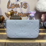 Replica Louis Vuitton Multi Pochette Accessoires Vaaleansininen